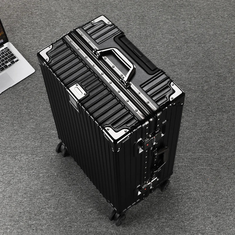 MONTRAVE Aluminum Frame Hardshell Suitcase — Black