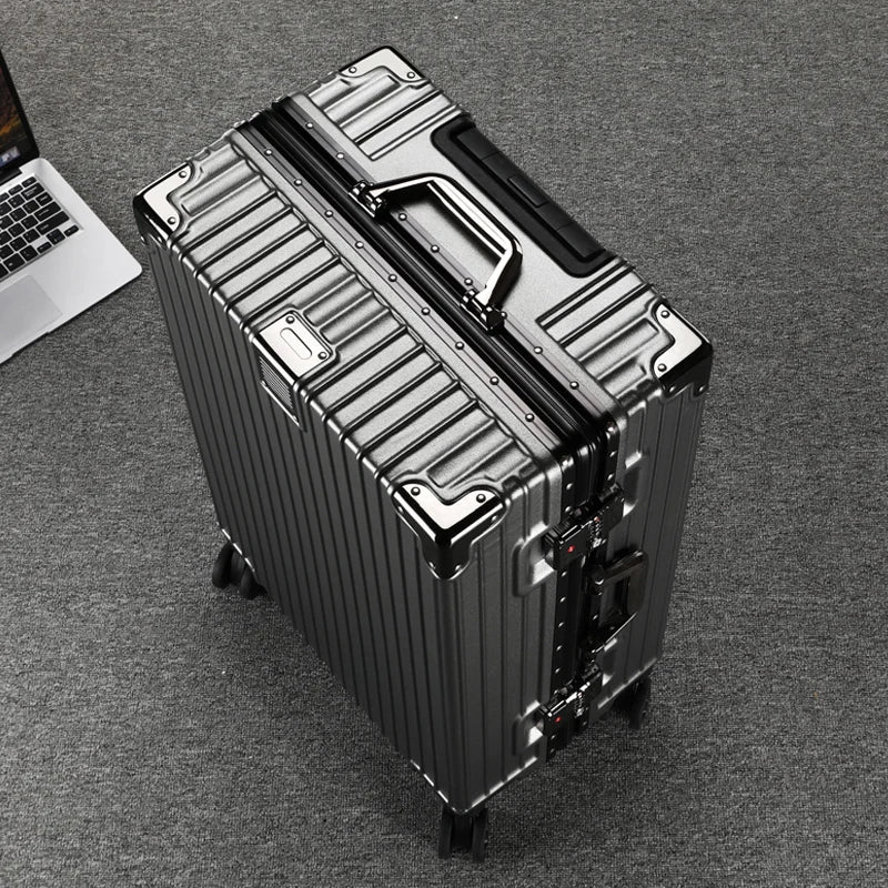 MONTRAVE Aluminum Frame Hardshell Suitcase — Grey