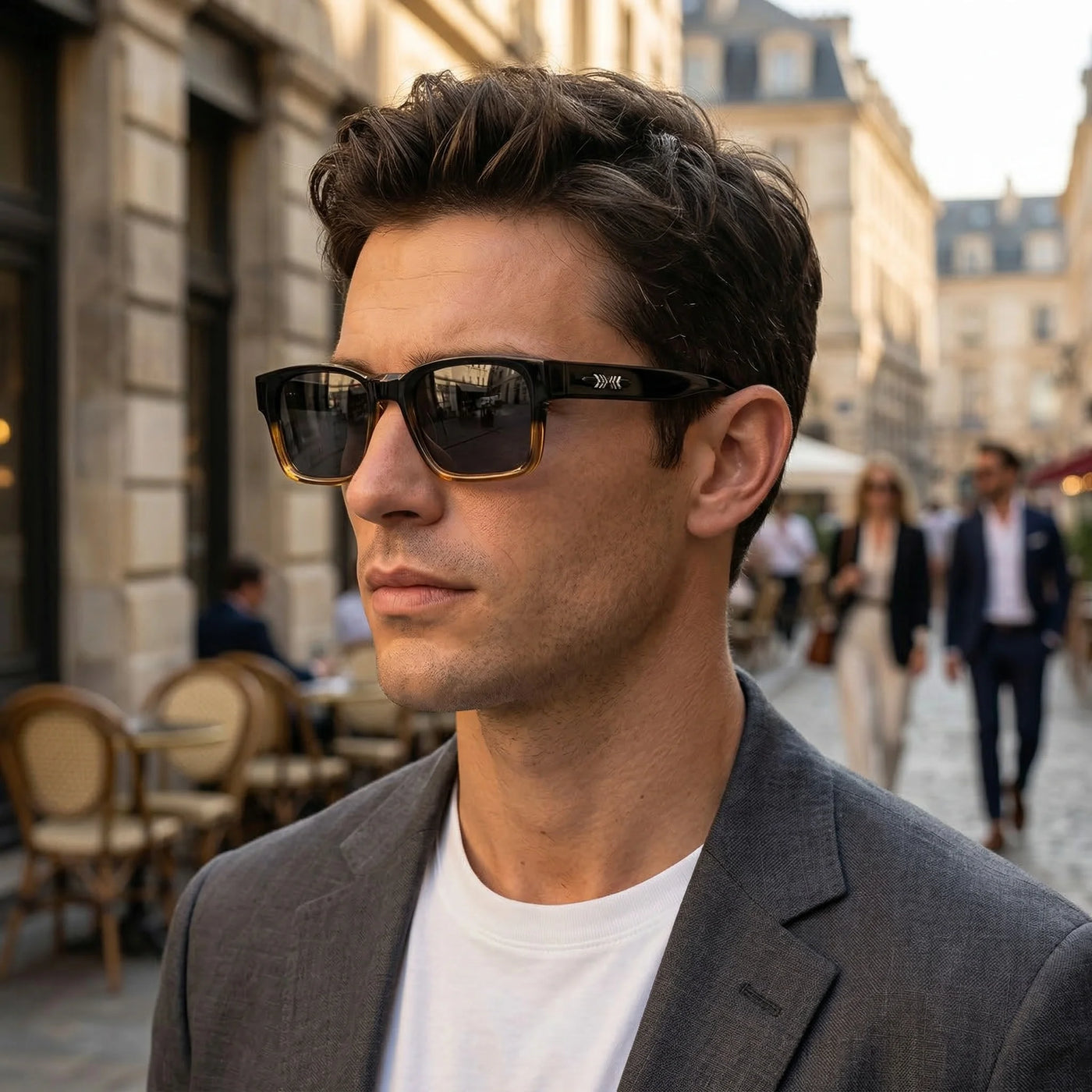 MONTRAVE Classic Square Sunglasses