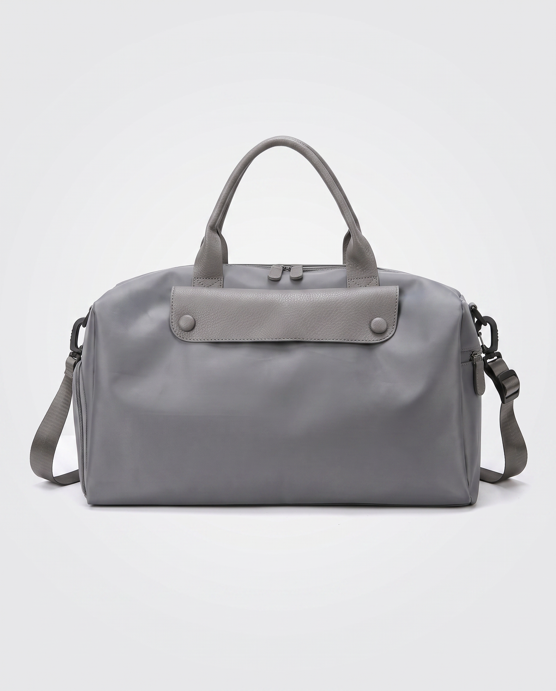 Montrave Sport Duffel gray front studio shot